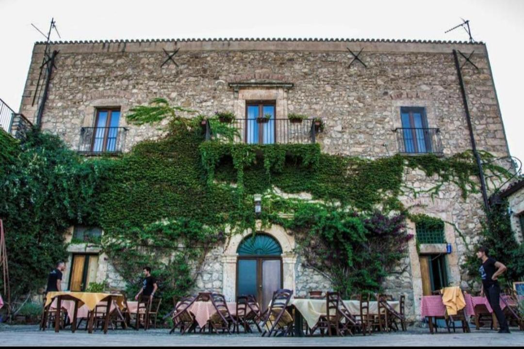 Agriturismo Feudo Tudia Landro Ngoại thất bức ảnh